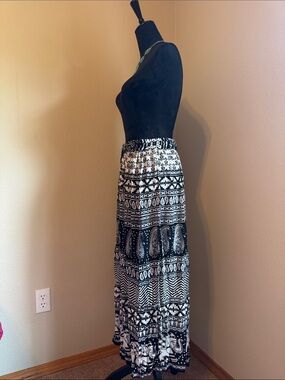 Bohemian Black and White Printed Maxi Skirt with Elastic Waistband